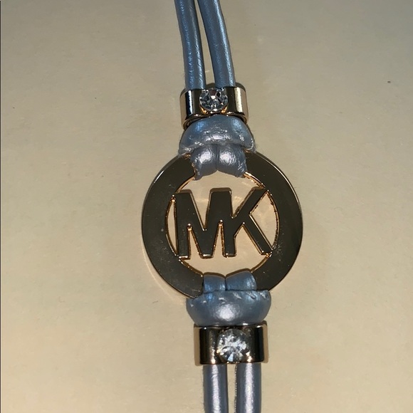 Cute Women’s Michael Kors Bracelet- Leather & Gold - Picture 3 of 6